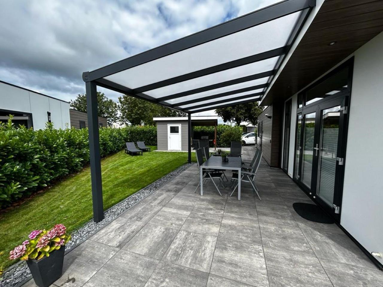 Ferienhaus / Chalet / Bungalow Am See, Holland, Niederlande, Lathum Εξωτερικό φωτογραφία
